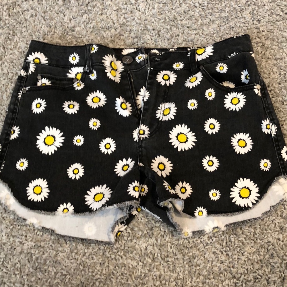 Sunflower Jean shorts 🌻🌻🌻